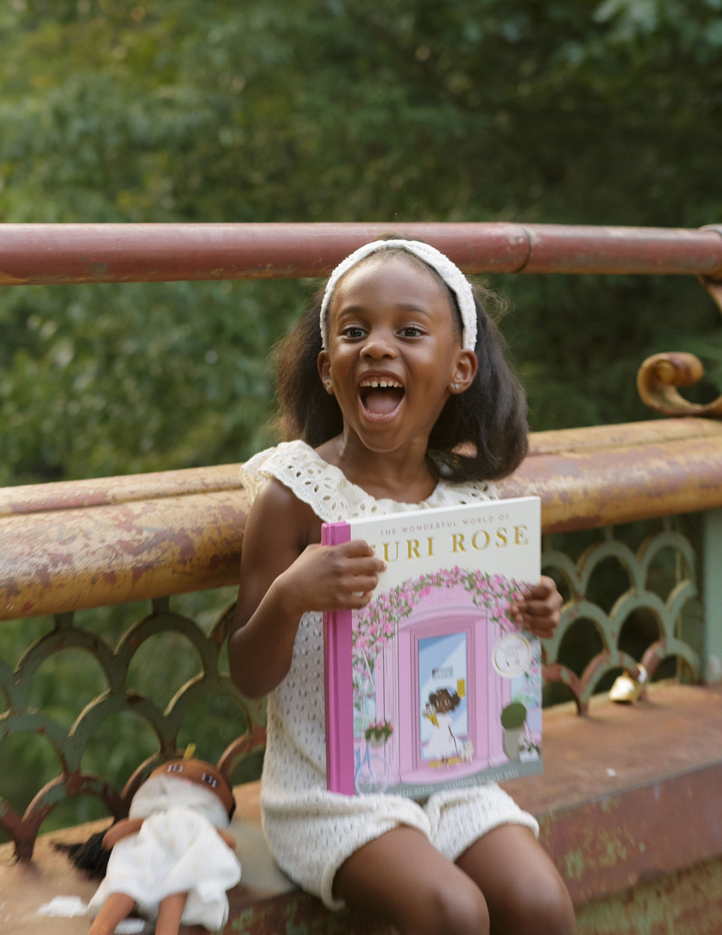 The Wonderful World of Zuri Rose: Flowers A-Z Book